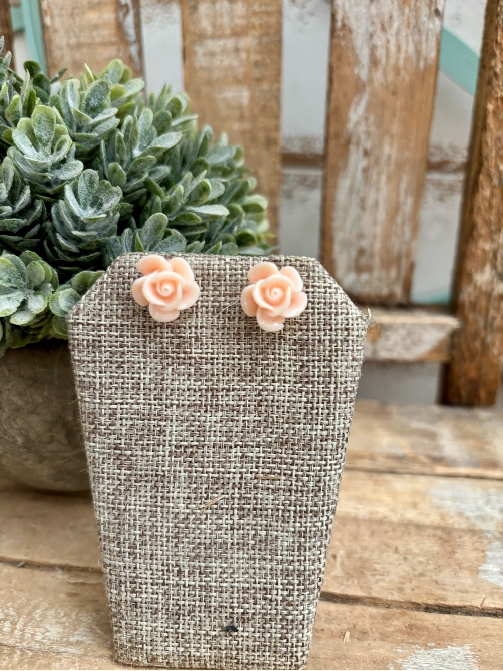 Julry Partz Women’s Flower Lt. Peach Stud Earrings NEW!